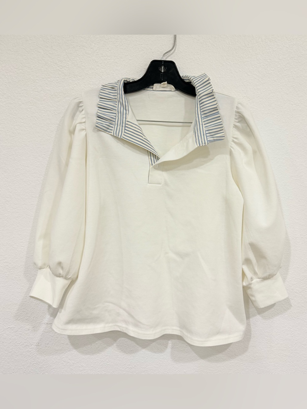 Entro Boutique Long Sleeve V-Neck Collared Blouse Women's Size Small